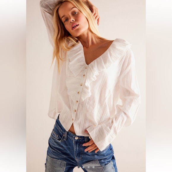 We The Free Tops - NWT Free People Ruffled Up Shirt Long Sleeve White Size Medium